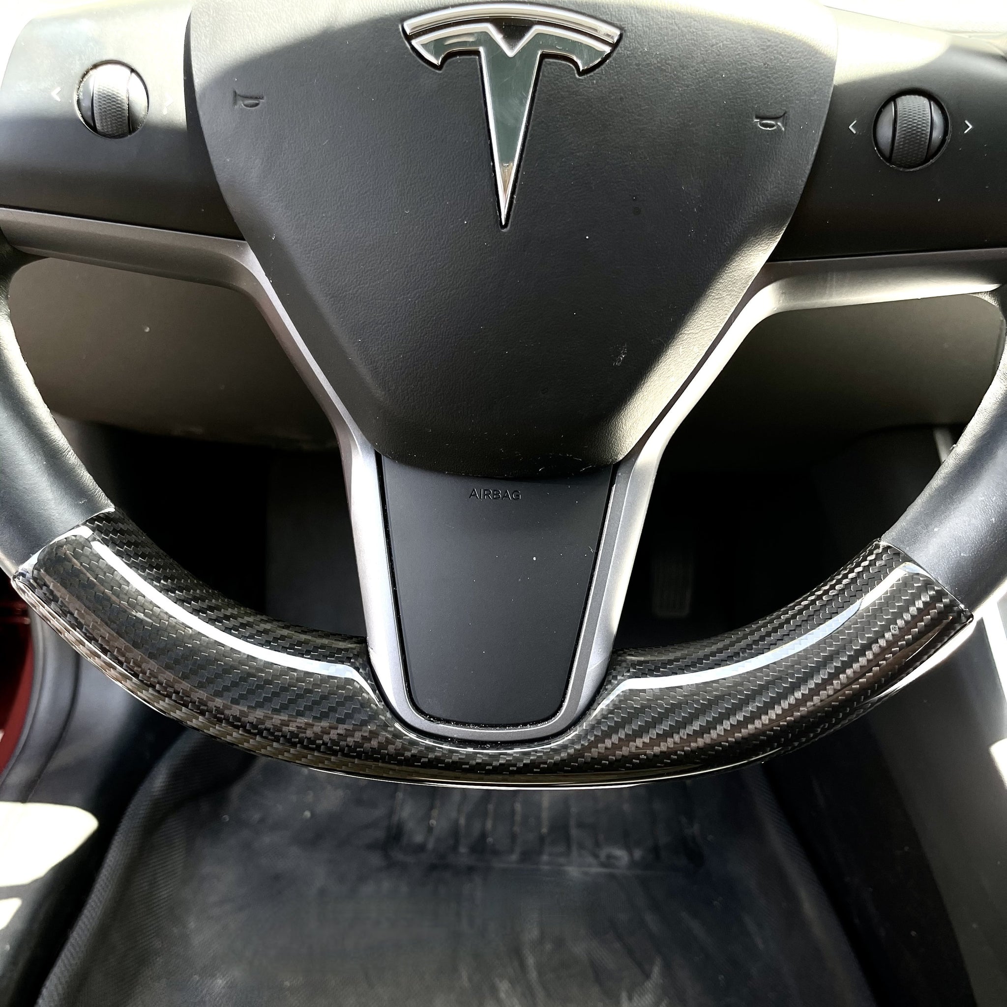Carbon Fiber Steering Wheel Bottom Cap for Tesla Model 3 & Y